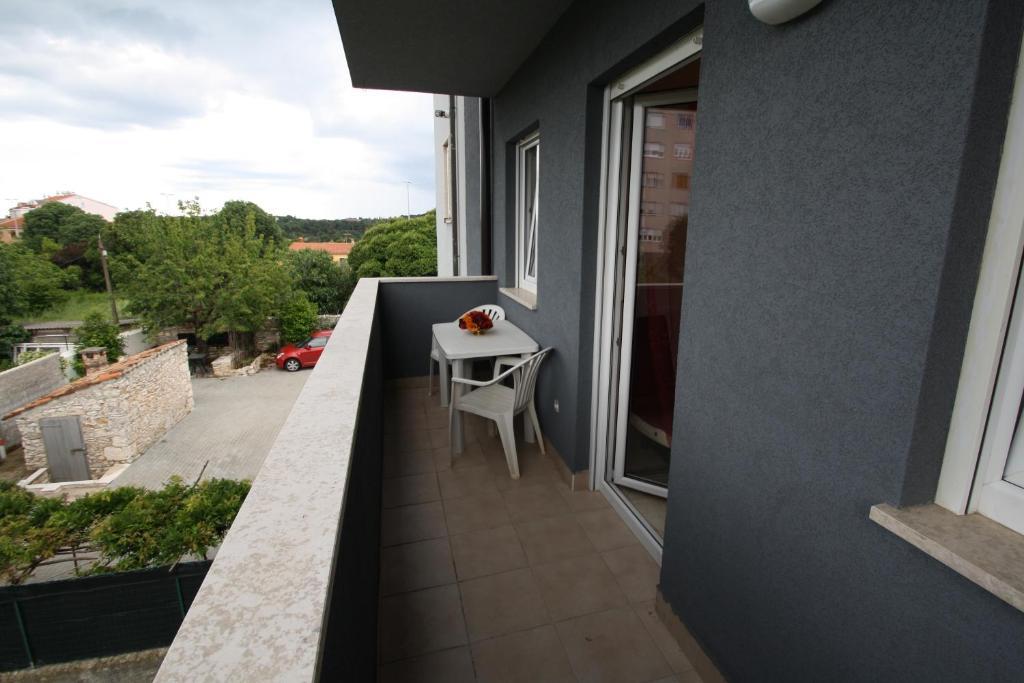 Apartments Tena With Private Parking Pula Bilik gambar